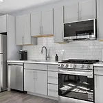 Luxe 3bd Brighton Apartment *