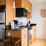 Bright Spacious Fenway Apartment *