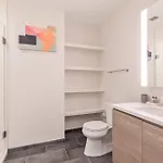 Apartment Luxury Modern Heart Of Seaport