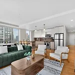 Luxury 2br 2ba Prime Downtown