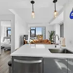 Modern 2br Prime Downtown Location