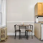 Luxe 1bd Apartment