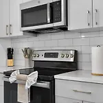 Apartment Luxe 3bd Allston
