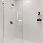 Luxury 2-bed At The Vera Rooftop Deck, Near Mbta Apartment *