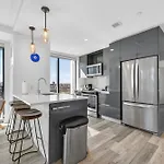 Modern 2br Prime Downtown Location Boston
