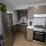 Nomadiq - Walk To Airport, 5 Min To Downtown 01 Apartment *