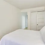 Walk To Common Bright With Rooftop Deck * Boston