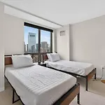 Luxury 2br 2ba Prime Downtown *