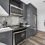 Apartment Modern 2br Prime Downtown Location *