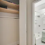 Walk To Common Bright With Rooftop Deck Apartment