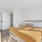 Modern 2br Prime Downtown Location * Boston