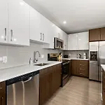 Beautiful Centrally Located 3 Bedroom Apartment *