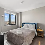Beautiful Centrally Located 3 Bedroom Apartment *