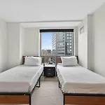 Luxury 2br 2ba Prime Downtown Apartment *