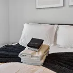 Luxe 3bd Brighton * Boston