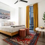 Seaport Fireplace Gym & Pool Access Apartment *