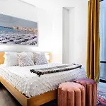 Apartment South End Fireplace Gym & Pool Access Boston