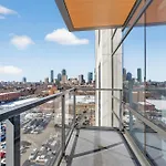 Modern 2br Prime Downtown Location Boston