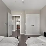 Beautiful Centrally Located 3 Bedroom Boston