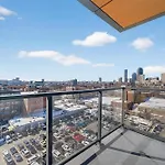 Modern 2br Prime Downtown Location Apartment *