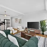 Luxury 2br 2ba Prime Downtown