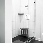 Apartment Seaport Fireplace Gym & Pool Access Boston