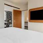 Cambria Hotel Boston Downtown - Seaport