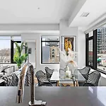 Elegant With Pool And Fitness Center Apartment *
