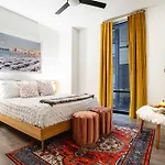 Seaport Fireplace Gym & Pool Access * Boston