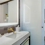 Cambria Downtown - Seaport 4*