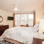 2 Bedroom Unit W Elevator & In-Unit Laundry