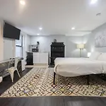 Centrally Located In Boston's Bay * Boston