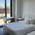 Back-Bay 2Br Condo W Roof Top Gym Parking