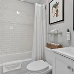 Aparthotel 304 Newbury Street By Thatch 4*