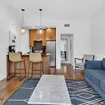 Aparthotel 304 Newbury Street By Thatch 4*