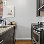 304 Newbury Street By Thatch Aparthotel