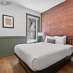 304 Newbury Street By Thatch 4*