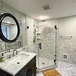 Renovated Studio, Near Hospitals, Mbta