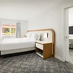 Hotel Hilton Back Bay 3*