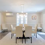 Spacious 5Br Boston Home Near Fenway Parking