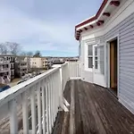 Vibrant 4Br Boston Apt - Balcony, Bathtub, Tv Near I-95 & Pet Friendly 903