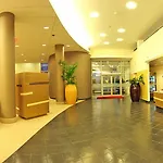 Hampton & Crosstown Center 3* Boston