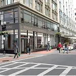 The Godfrey Hotel 4*