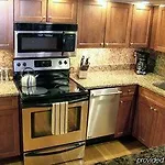 Back Bay Beacon Apartment *