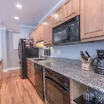 Two-Bedroom House On Columbus Avenue
