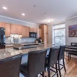 Two-Bedroom House On Columbus Avenue