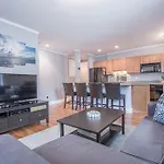 Two-Bedroom House On Columbus Avenue