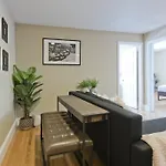 Three-Bedroom On Egmont Street Apt 6