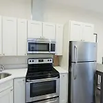 Studio On Arch Street Apt 3A