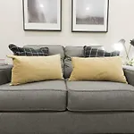Studio On Arch Street Apt 4B